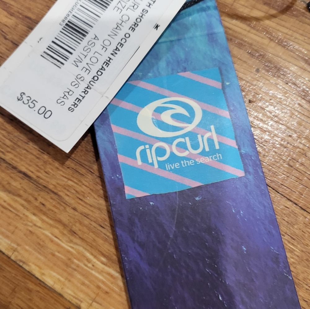 Rip Curl Rash Guard 50+UPF - Picture 5 of 8